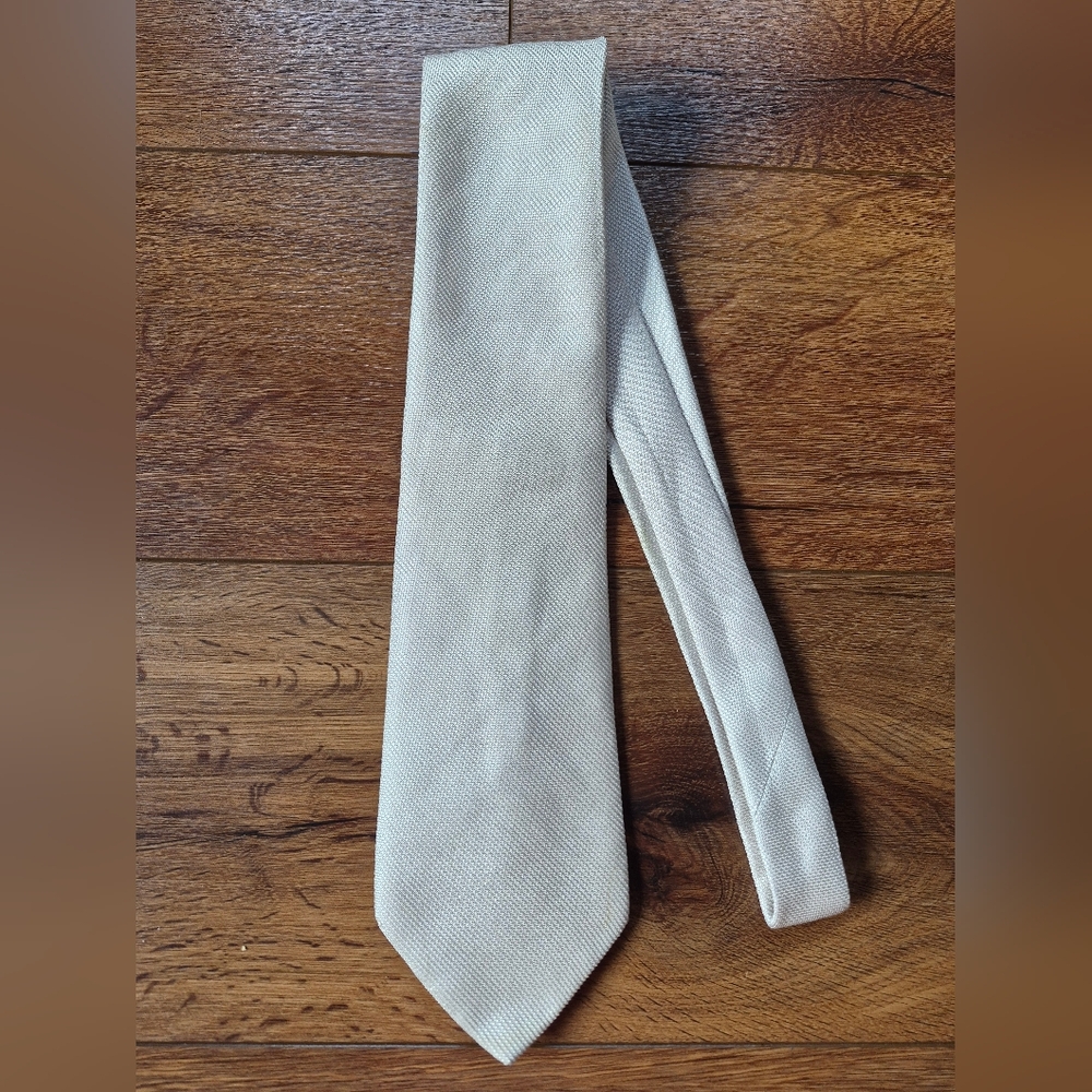 Burberry London 100% Silk Tie Necktie Made in Italy